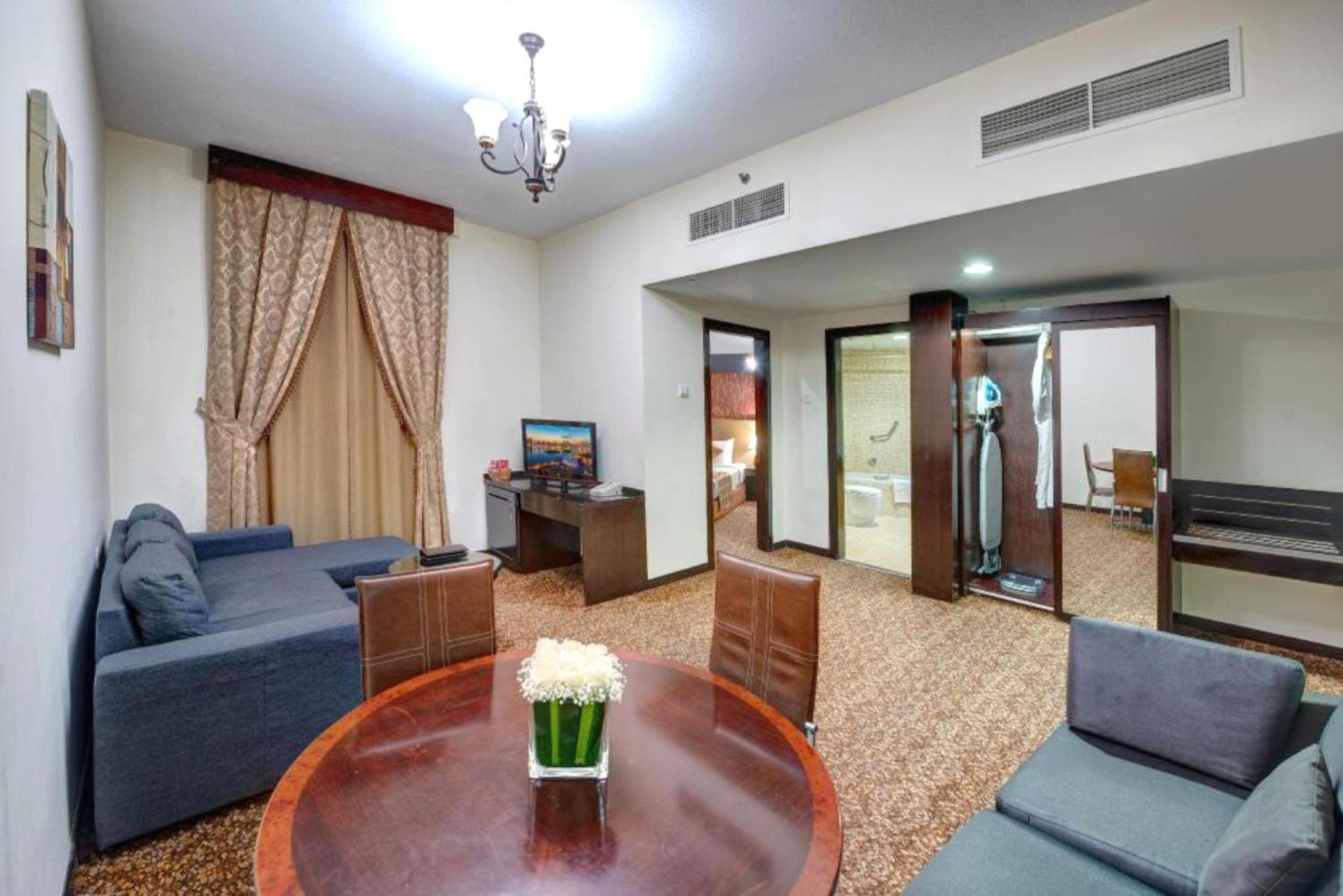 Aryana Hotel Sharjah Exterior photo
